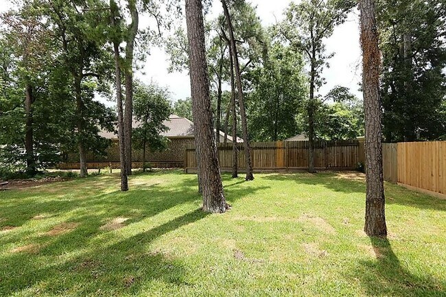 Building Photo - Gorgeous Home with Curb Appeal