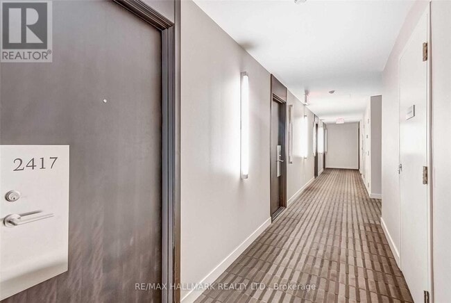 Building Photo - 5 Sheppard Ave E