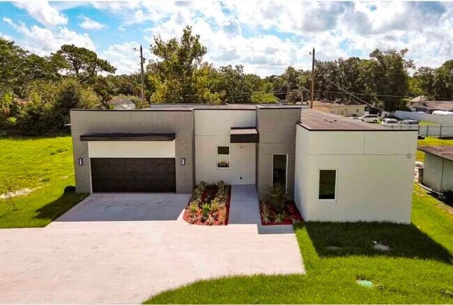 Building Photo - 1811 Lake Pickett Rd