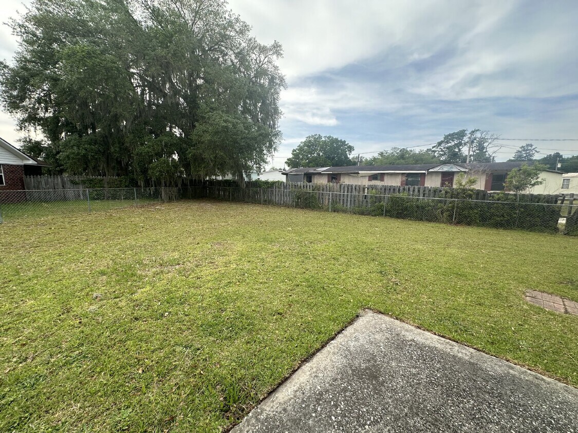 Foto del edificio - Home For Rent