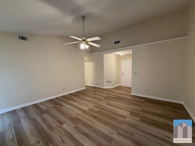 Foto del edificio - 414 Saddle Shoal Trl