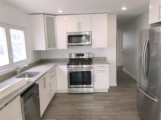 Building Photo - 65 Lowell St