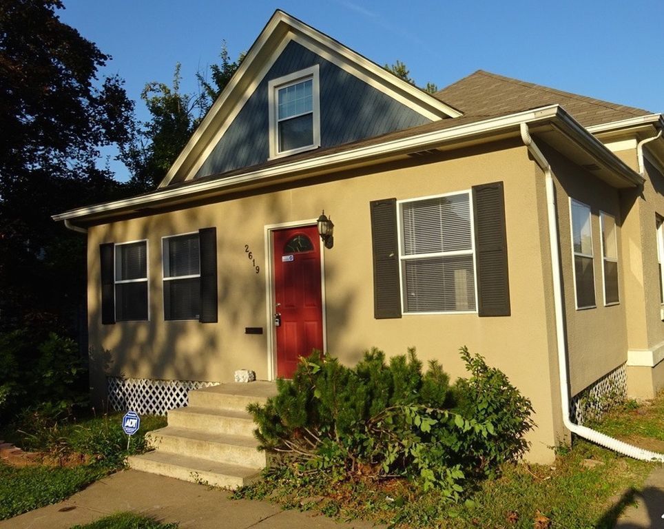 Primary Photo - 4 bedroom house in Davenport