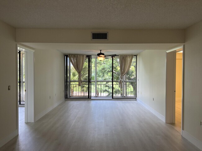 Building Photo - 6169 Balboa Cir