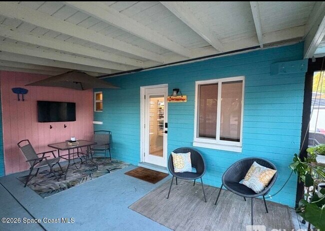 Foto del edificio - 7705 Poinsetta Ave