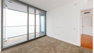 Interior Photo - 399 Fremont