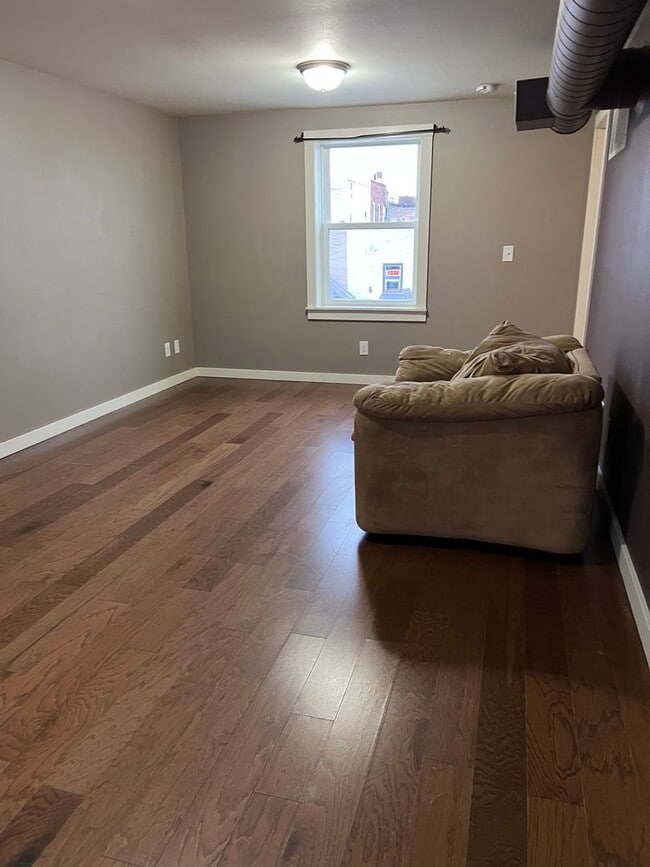 Building Photo - Wells