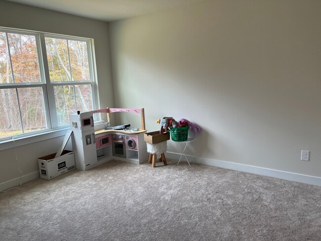 Building Photo - 3074 Ballester Rd