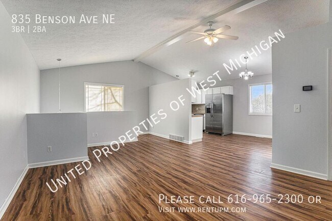 Foto del edificio - Available Now | Gorgeous 3 Bedroom, 2 Bath...