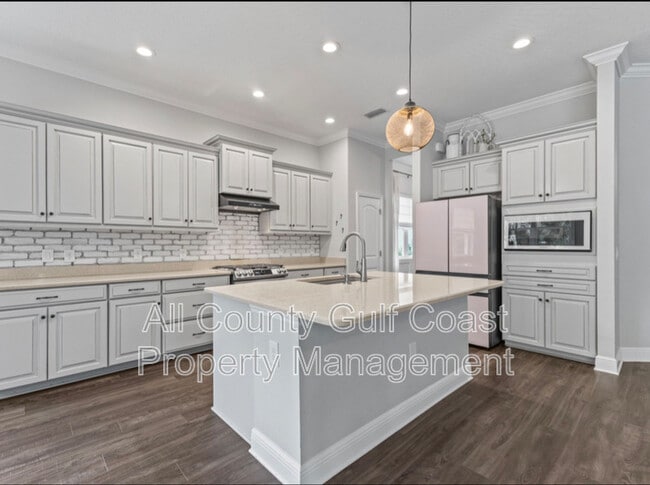 Building Photo - 13013 Steinhatchee Loop