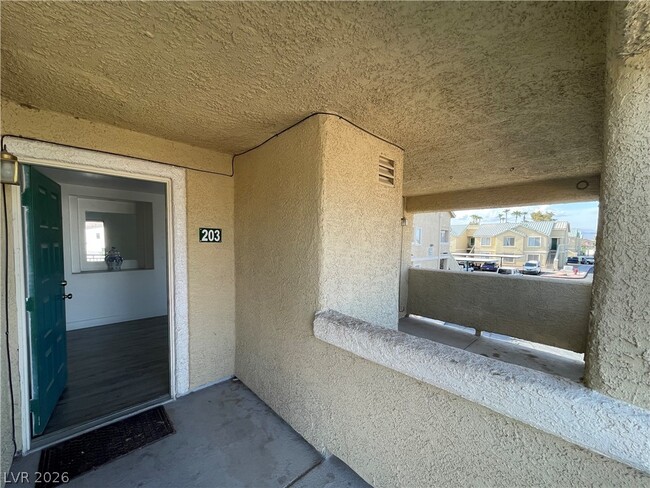 Building Photo - 1521 Linnbaker Ln