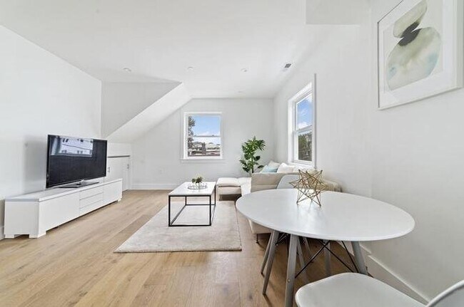 Foto del edificio - 24 Kensington Ave