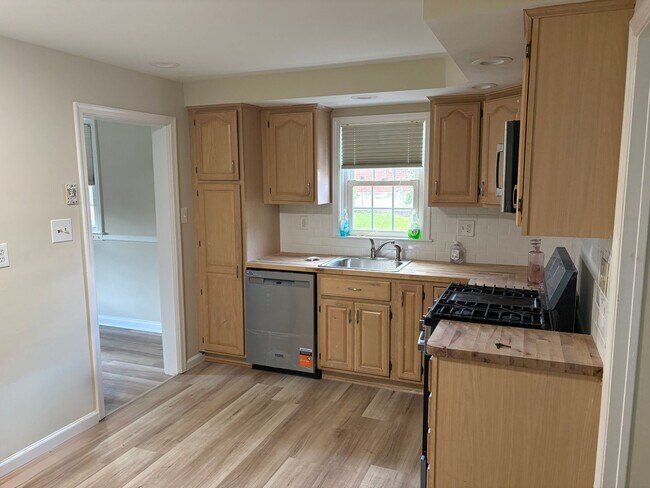 Foto del edificio - 3 Bed Single Family in Springfield