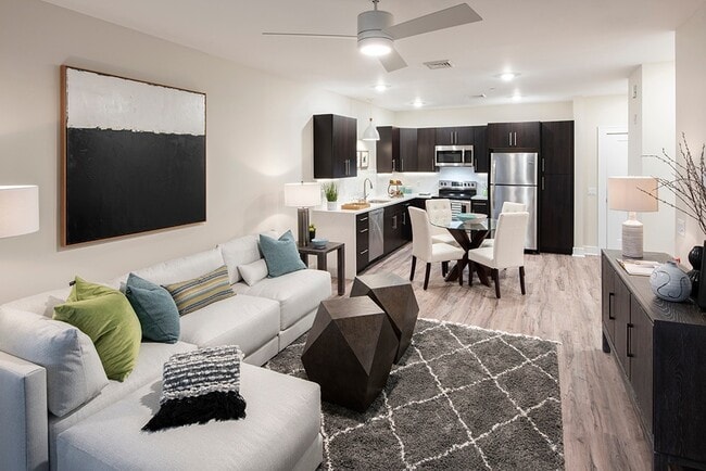 Interior Photo - Starbuck Island