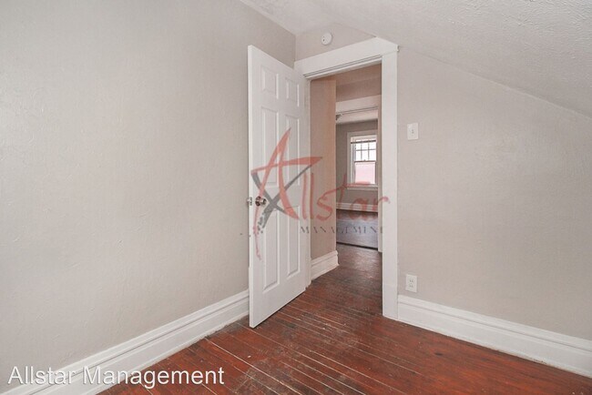 Building Photo - 4 br, 1 bath House - 3397 Beechwood Ave