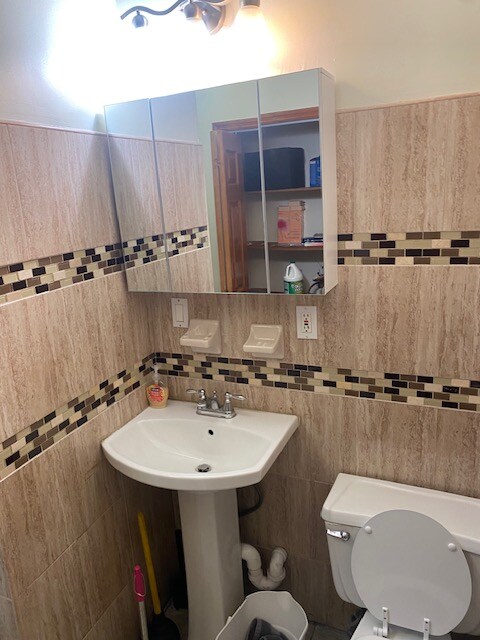 Foto principal - 939 Putnam Ave