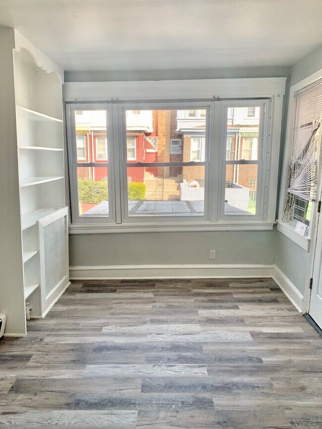 Foto del edificio - 1702 Wagner Ave