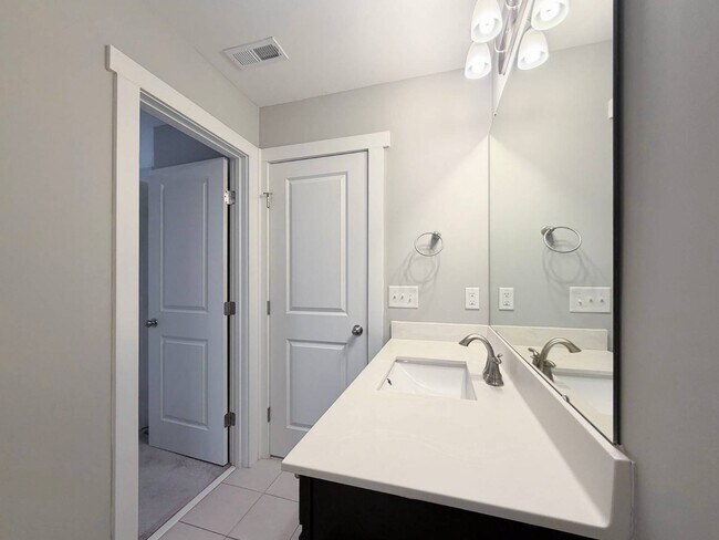 Foto del edificio - 6623 Perry Creek Rd