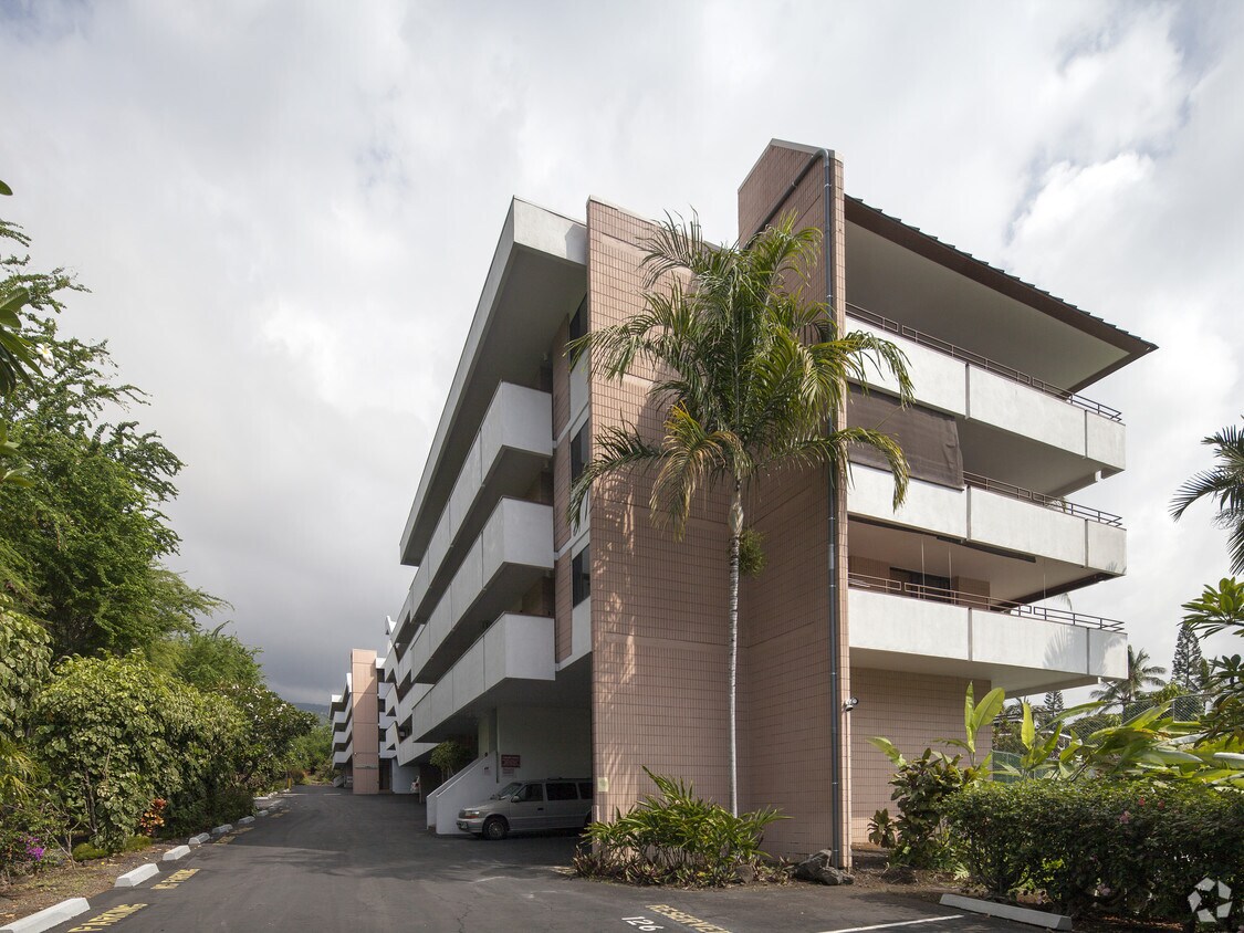 White Sands Village Apartments in Kailua Kona, HI