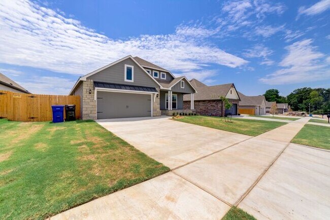 Foto del edificio - Don't Miss This 4/2.5/2 Home In Broken Arrow!