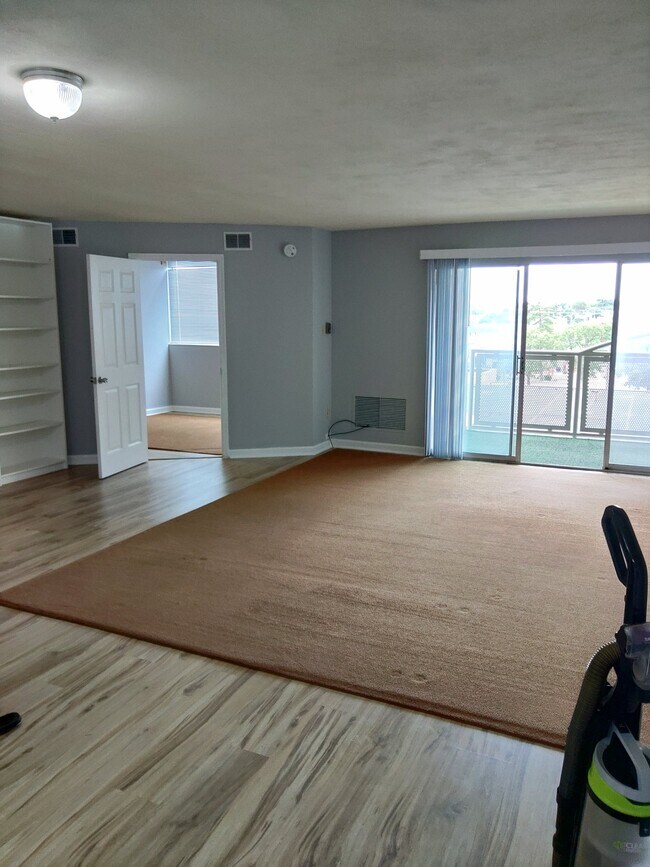 Foto del edificio - 2121 Nicholasville Rd