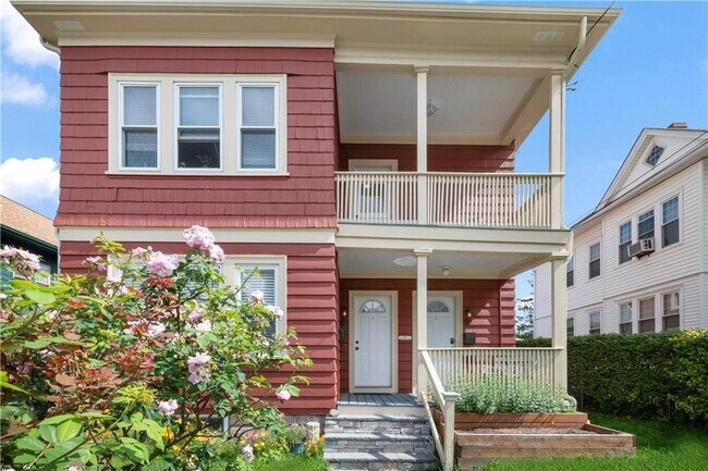 Foto del edificio - 86 Rochambeau Ave