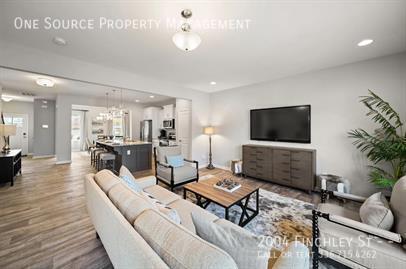 Photo - 2004 Finchley St Townhome