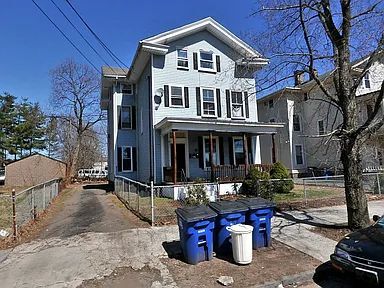 Building Photo - 611 Elm St