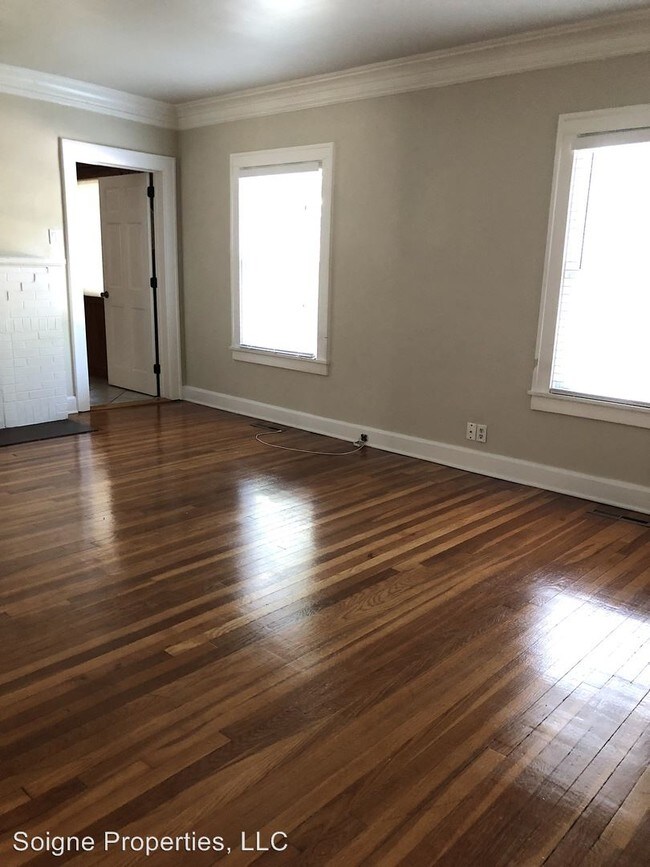 Building Photo - 1110 W 49th St