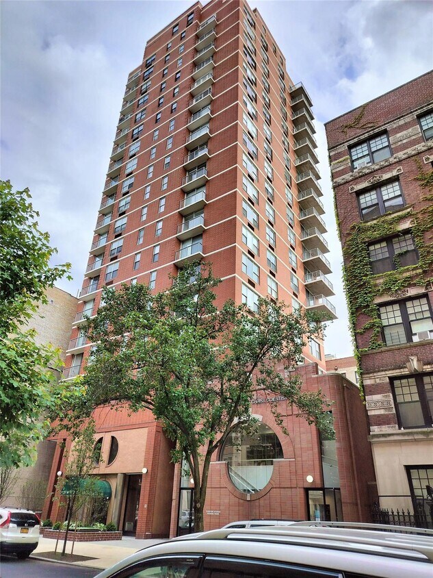 Foto principal - 520 W 112th St