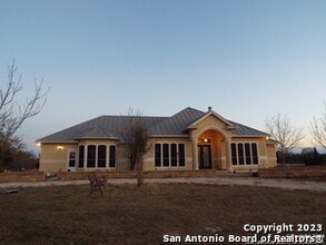 Building Photo - 414 Shannon Ridge Dr