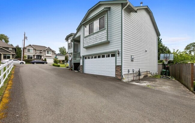 Foto del edificio - 4 Bed 3Bath Beautiful Single-family House ...