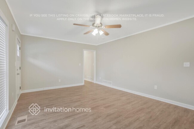 Foto del edificio - 2145 Green Forrest Dr