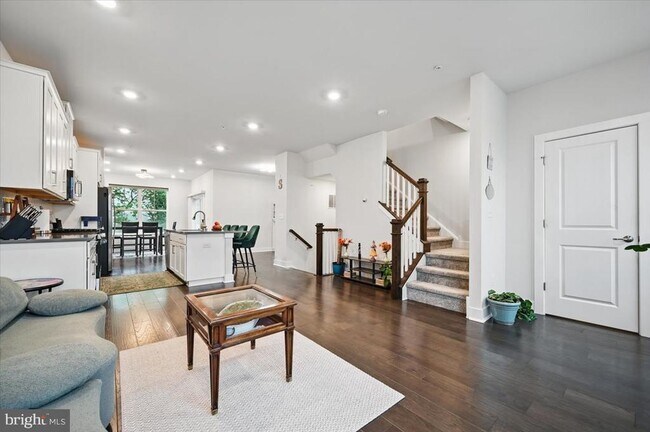 Foto del edificio - 825 Pecan Rd