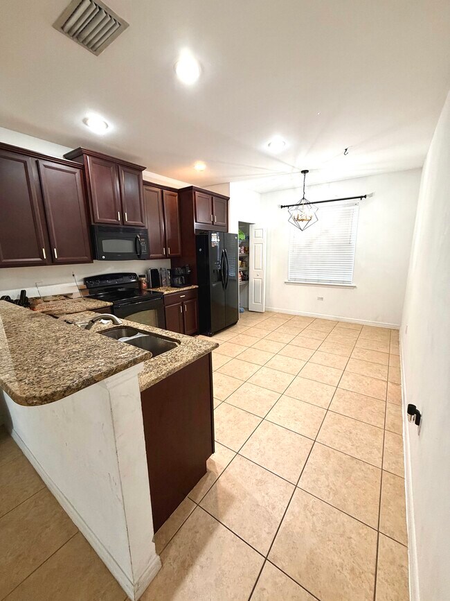 Foto del edificio - 3874 Cherrybrook Loop