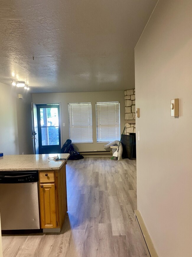 Building Photo - 3615 N Wolf Ldg Dr