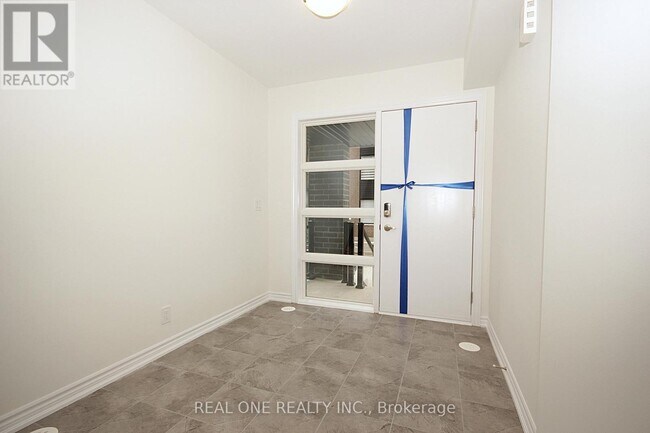 Building Photo - 11 Gothenburg Ln