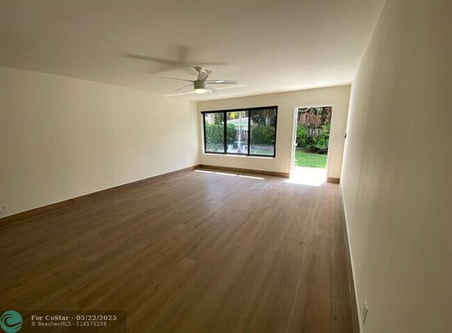 Foto del edificio - 616 NE 16th Ave