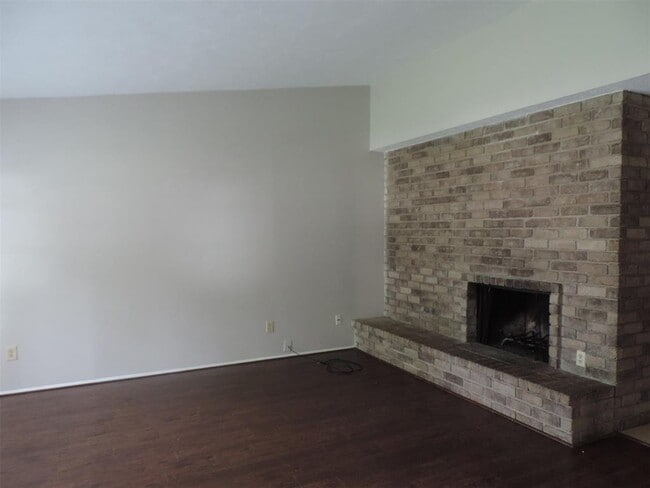 Building Photo - 22823 Millgate Dr