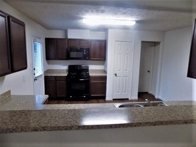 Building Photo - 22251 Doubletree Park Dr
