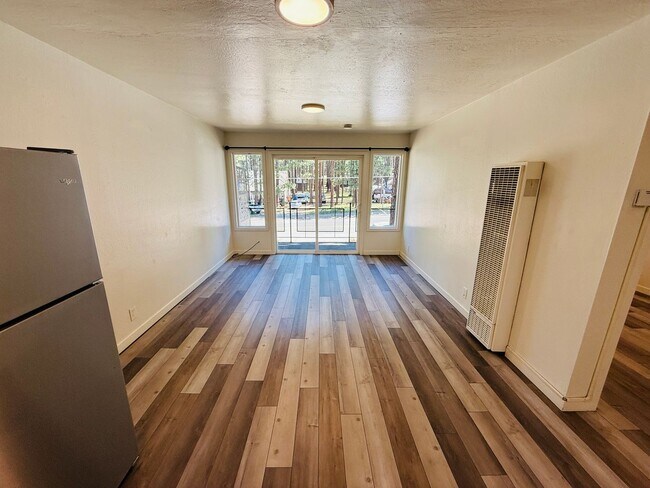 Foto del edificio - 2 bed 1 bath apartment for rent in South Lake Tahoe
