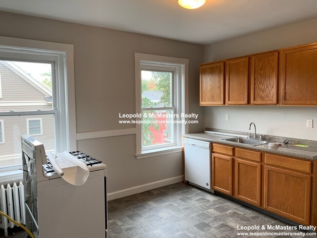 Building Photo - 228 South St