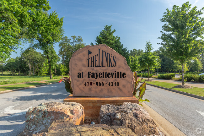 Building Photo - The Links at Fayetteville