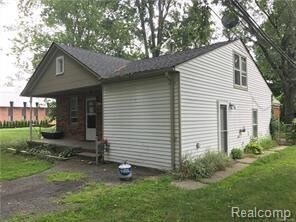 Building Photo - 33505 Kirby St