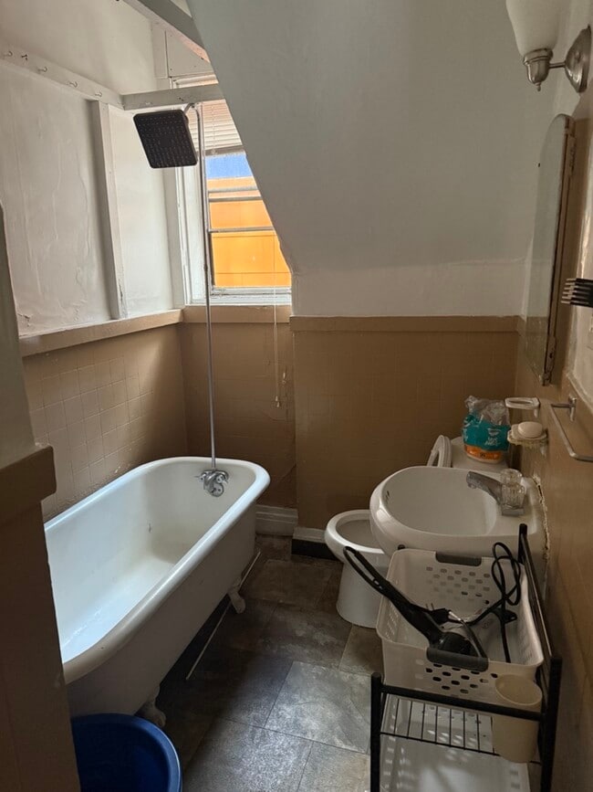 Building Photo - 114 15th St