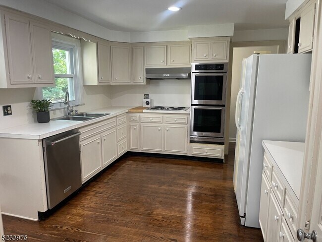 Foto del edificio - 32 Highland Ave