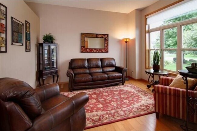 Foto del edificio - 9282 Creek Way