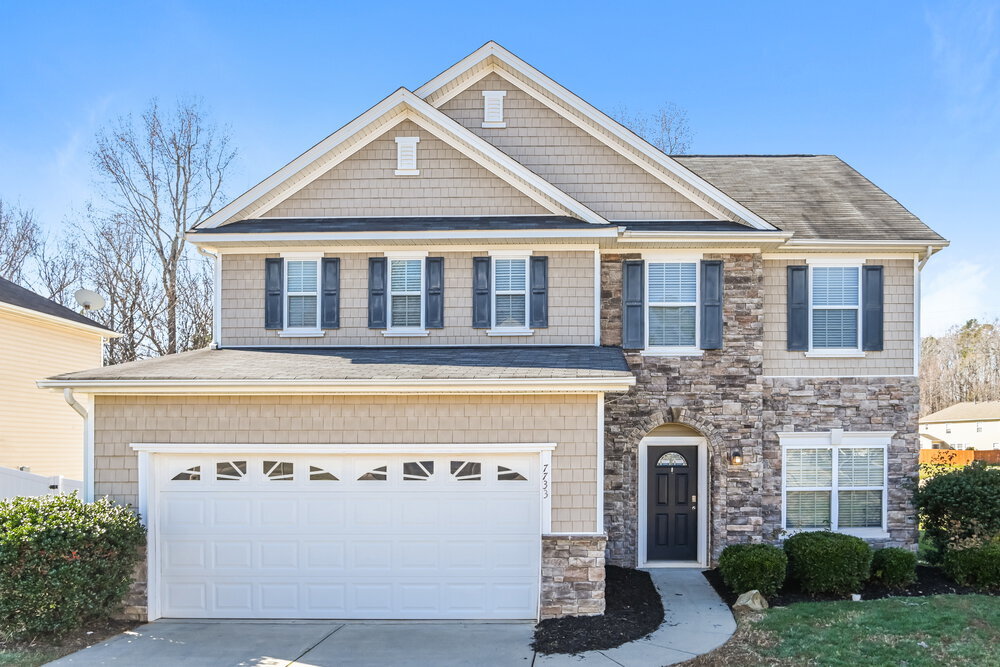 Foto principal - 7733 Brookwood Valley Ln