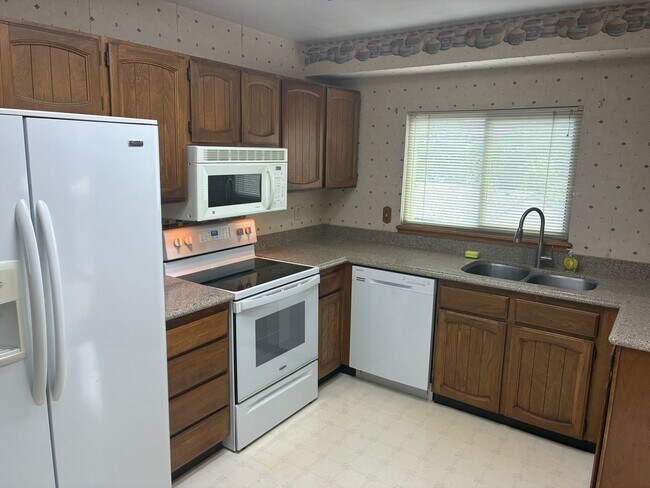 Foto del edificio - Beautiful 3-Bedroom, 3-Bath Home With Grea...