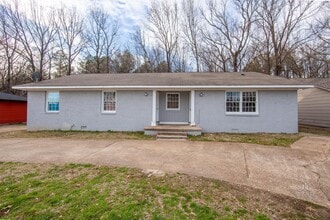 Building Photo - 69 Carolane Dr